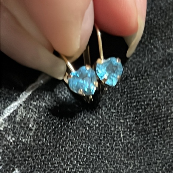 10k blue topaz heart earrings! - Picture 2 of 3